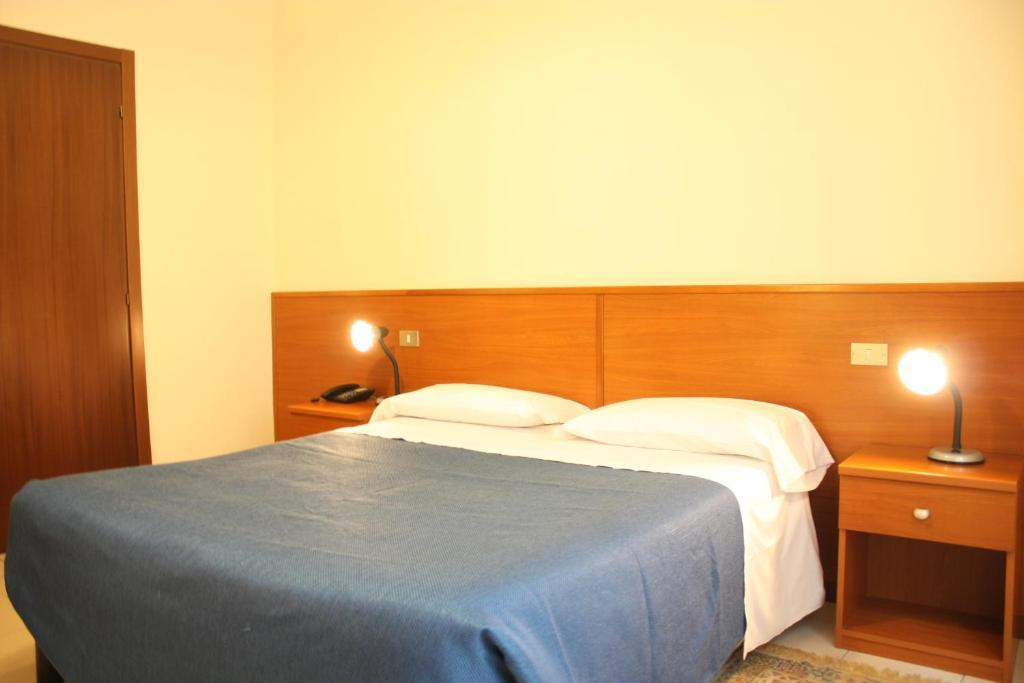 Hotel Gelsomina Мілан Номер фото